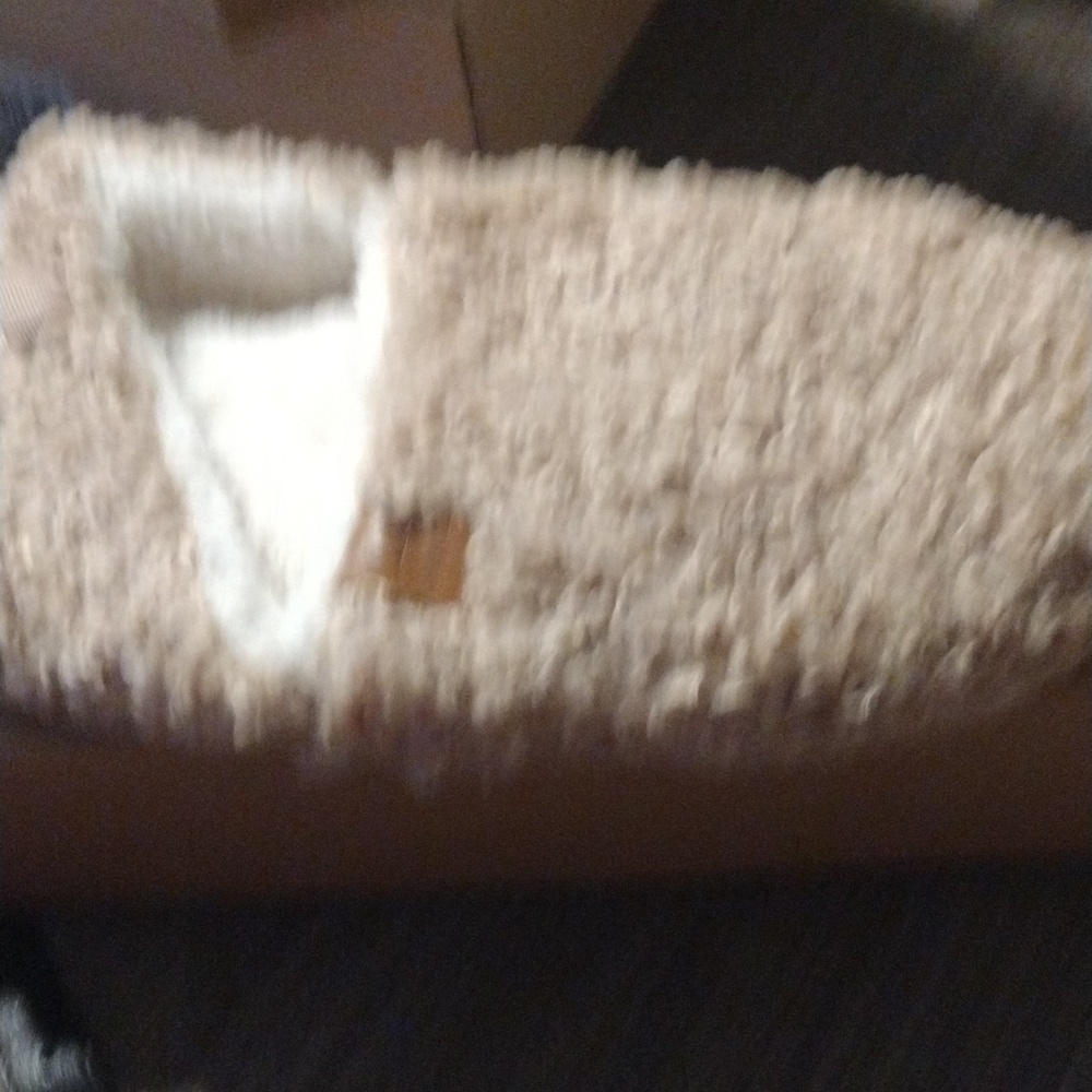 Cozy Tan Fuzzy Slippers Size 11/12 NIB – Memory Foam Comfort!